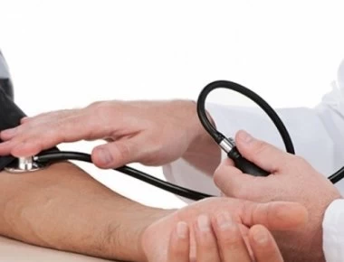 Πίεση αίματος: Τα πέντε πράγματα που την αυξάνουν εκτός από το αλάτι